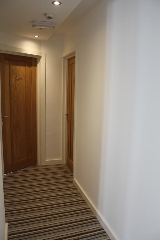 Three Horseshoes Country Inn Барри Экстерьер фото