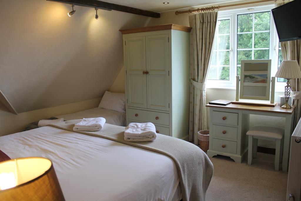 Three Horseshoes Country Inn Барри Номер фото