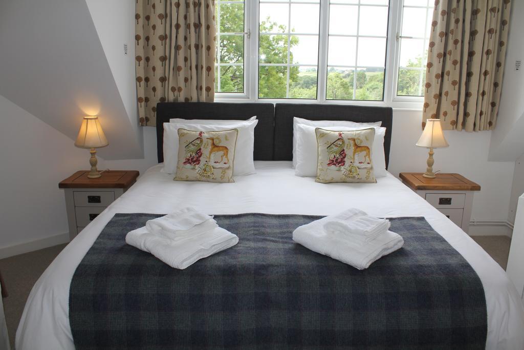 Three Horseshoes Country Inn Барри Экстерьер фото