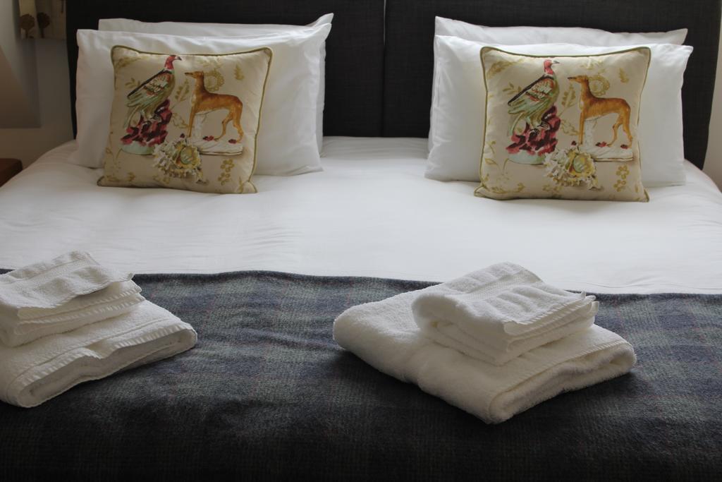 Three Horseshoes Country Inn Барри Экстерьер фото