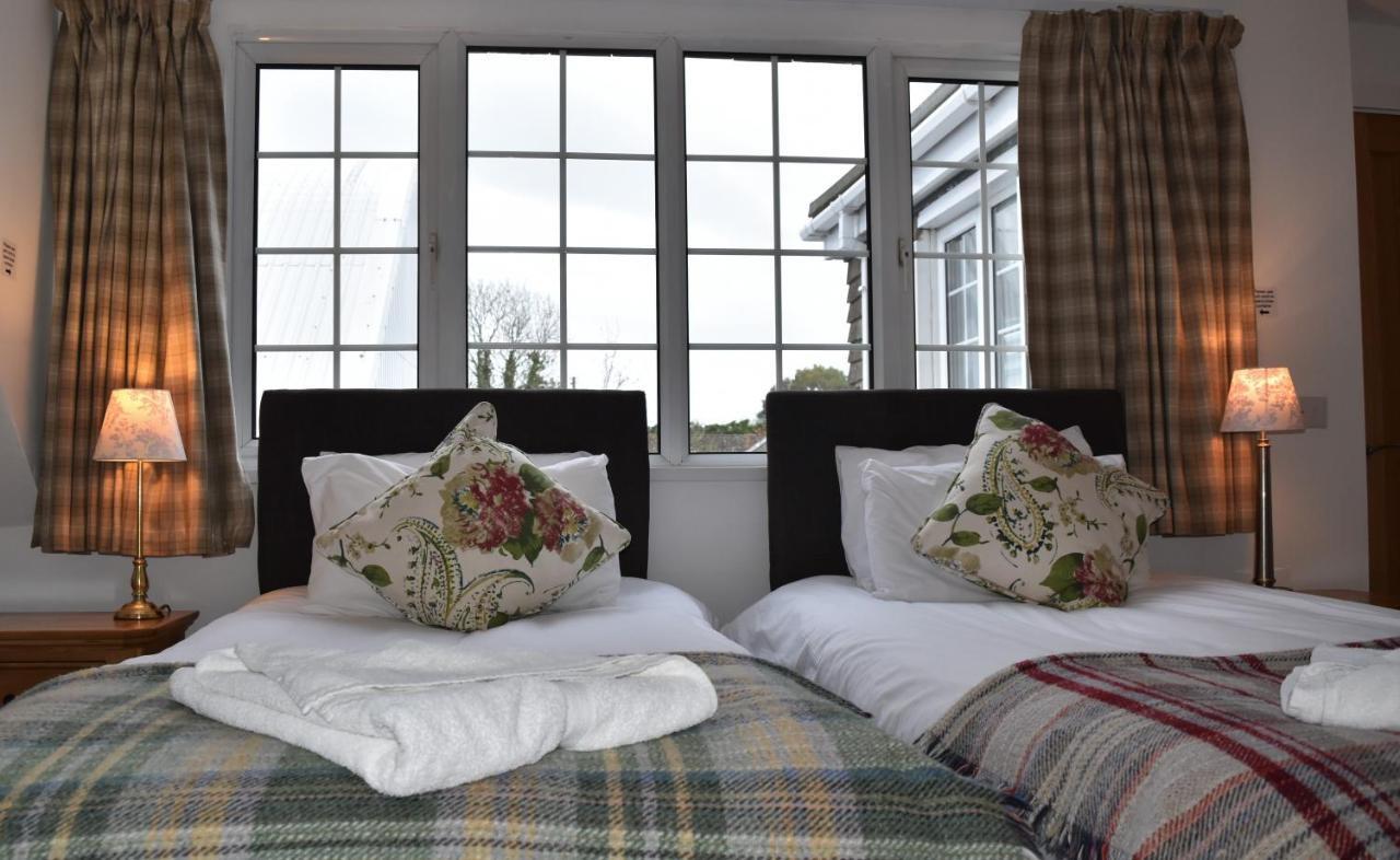Three Horseshoes Country Inn Барри Экстерьер фото