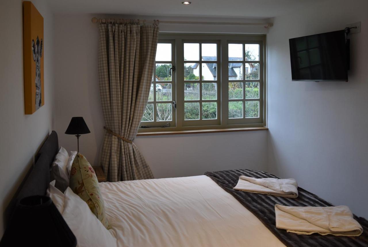 Three Horseshoes Country Inn Барри Экстерьер фото