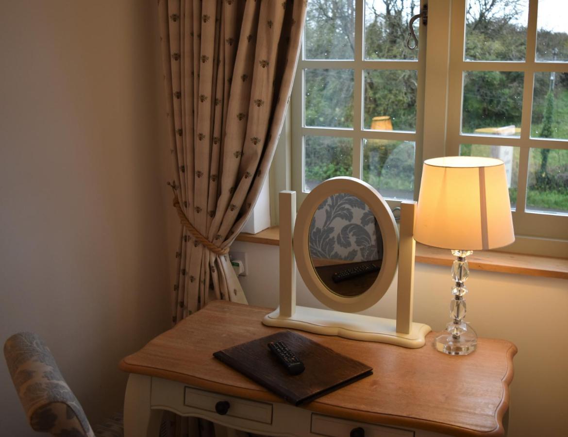 Three Horseshoes Country Inn Барри Экстерьер фото