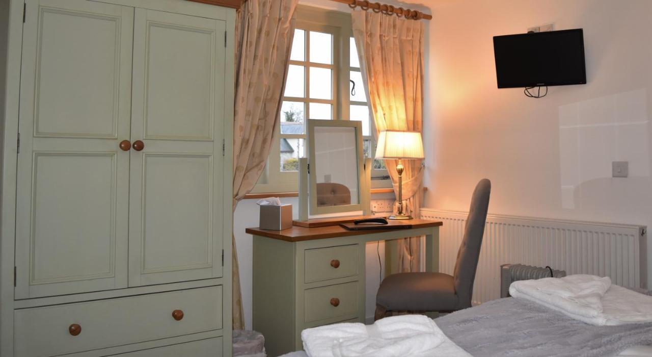 Three Horseshoes Country Inn Барри Экстерьер фото