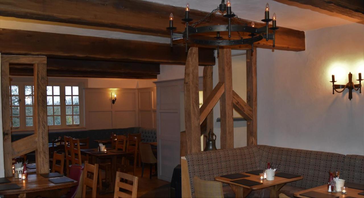 Three Horseshoes Country Inn Барри Экстерьер фото