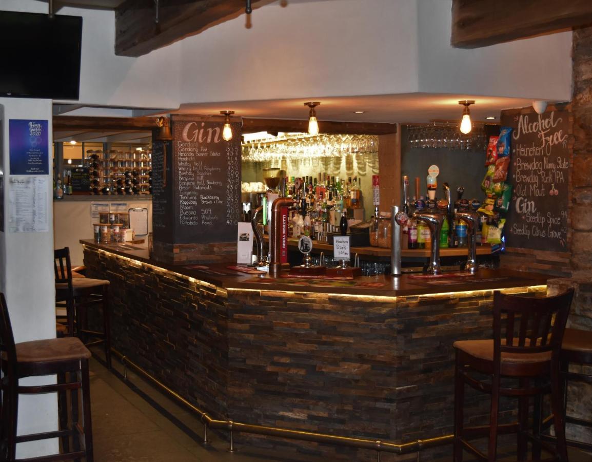 Three Horseshoes Country Inn Барри Экстерьер фото
