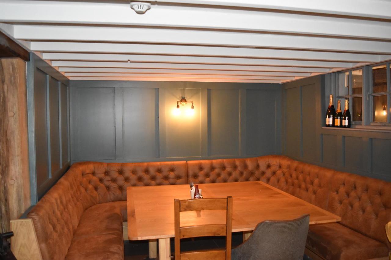 Three Horseshoes Country Inn Барри Экстерьер фото